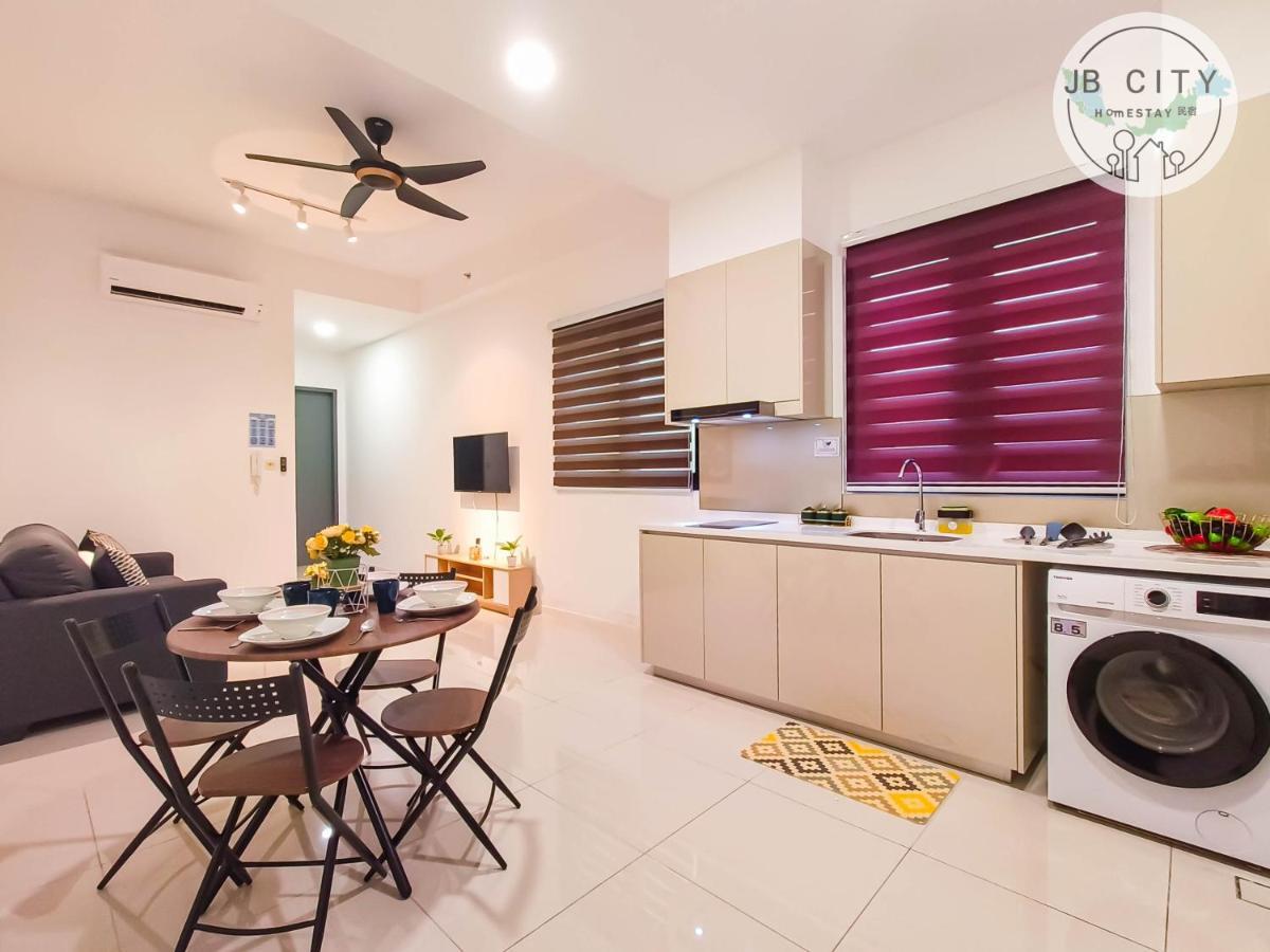 Paradigm By Jbcity Apartment